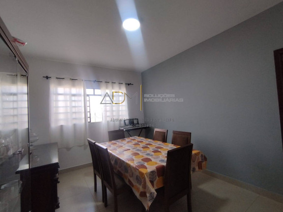 Imagem Casa com 3 Quartos à Venda, 275 m² em Vila Santa Luzia - Botucatu