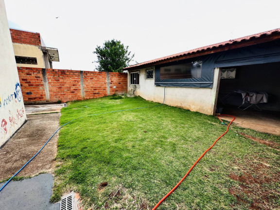 Imagem Casa com 2 Quartos à Venda, 250 m² em Botucatu Imagem Casa com 2 Quartos à Venda, 250 m² em Botucatu