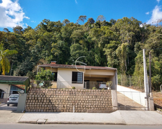 Imagem Casa com 3 Quartos à Venda,  em Bom Retiro - Joinville