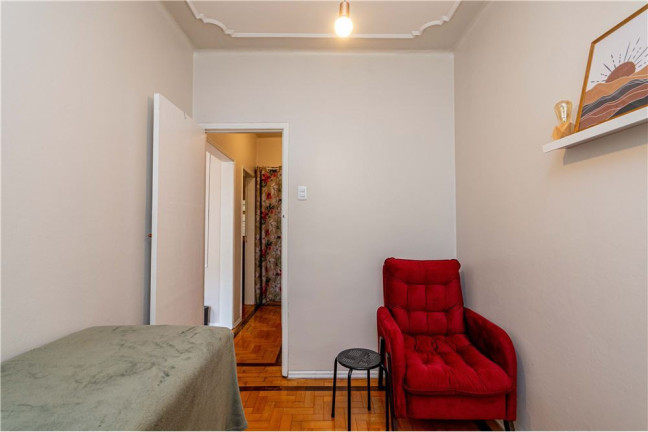 Imagem Casa com 4 Quartos à Venda,  em Petrópolis - Porto Alegre