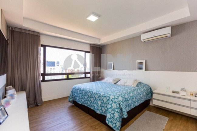 Imagem Imóvel com 3 Quartos à Venda, 384 m² em Chácara Das Pedras - Porto Alegre Imagem Imóvel com 3 Quartos à Venda, 384 m² em Chácara Das Pedras - Porto Alegre