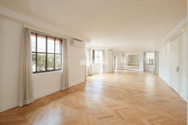 Imagem Apartamento com 3 Quartos à Venda, 198 m² em Jardim América - São Paulo Imagem Apartamento com 3 Quartos à Venda, 198 m² em Jardim América - São Paulo