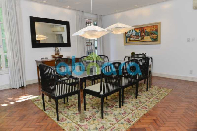 Imagem Casa com 4 Quartos à Venda, 750 m² em Cosme Velho - Rio De Janeiro Imagem Casa com 4 Quartos à Venda, 750 m² em Cosme Velho - Rio De Janeiro