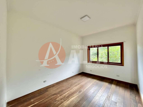 Imagem Casa com 5 Quartos à Venda, 360 m² em São Fernando Residência - Barueri Imagem Casa com 5 Quartos à Venda, 360 m² em São Fernando Residência - Barueri