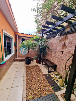 Imagem Sobrado com 3 Quartos à Venda, 125 m² em Capão Raso - Curitiba Imagem Sobrado com 3 Quartos à Venda, 125 m² em Capão Raso - Curitiba