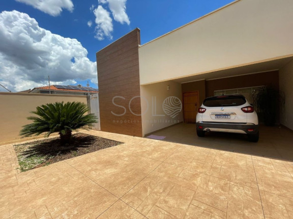 Casa com 3 Quartos para Alugar, 250 m² em Residencial Cambuy - Araraquara