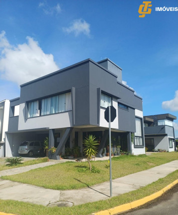 Casa com 3 Quartos à Venda, 260 m² em Caledônia - Camboriú