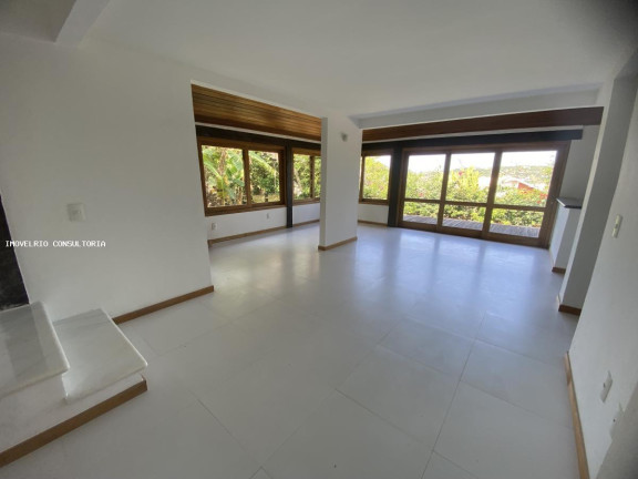 Imagem Casa com 3 Quartos à Venda, 182 m² em Ferradura - Armação Dos Búzios Imagem Casa com 3 Quartos à Venda, 182 m² em Ferradura - Armação Dos Búzios