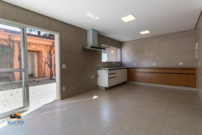 Casa com 3 Quartos à Venda,  em Moema - São Paulo