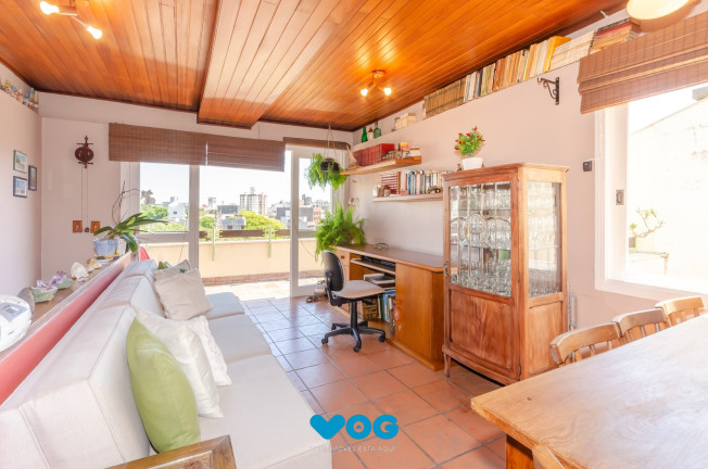 Imagem Imóvel com 2 Quartos à Venda, 150 m² em Petrópolis - Porto Alegre Imagem Imóvel com 2 Quartos à Venda, 150 m² em Petrópolis - Porto Alegre