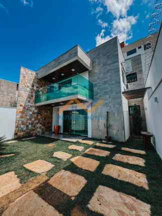 Casa com 3 Quartos à Venda, 212 m² em Residencial Bethânia - Santana Do Paraíso