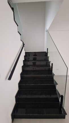 Imagem Sobrado com 3 Quartos à Venda, 260 m² em Jardim Santa Clara - Guarulhos Imagem Sobrado com 3 Quartos à Venda, 260 m² em Jardim Santa Clara - Guarulhos