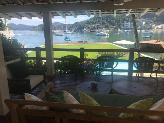 Imagem Casa com 8 Quartos para Temporada, 656 m² em Vila Velha - Angra Dos Reis