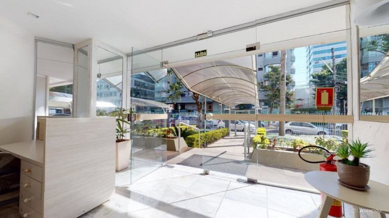 Imagem Imóvel com 2 Quartos à Venda, 74 m² em Menino Deus - Porto Alegre Imagem Imóvel com 2 Quartos à Venda, 74 m² em Menino Deus - Porto Alegre