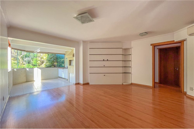 Imagem Imóvel com 3 Quartos à Venda,  em Vila Ipiranga - Porto Alegre