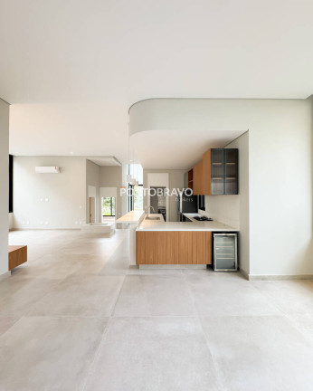 Casa com 3 Quartos à Venda, 270 m² em Alphaville - Santana De Parnaíba