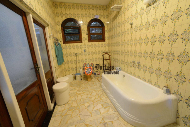 Imagem Casa com 6 Quartos à Venda, 259 m² em Centro - Peruíbe Imagem Casa com 6 Quartos à Venda, 259 m² em Centro - Peruíbe