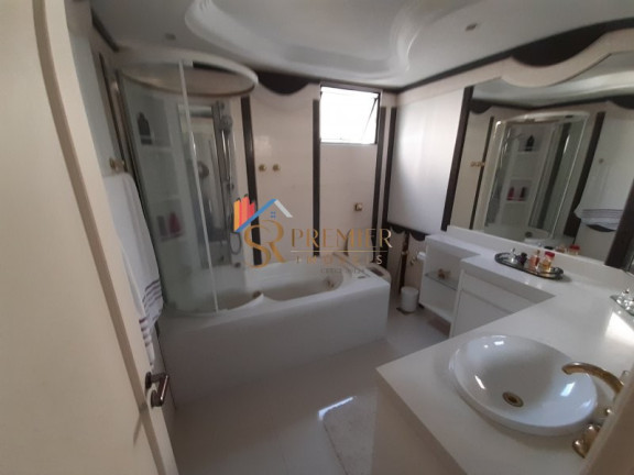 Imagem Apartamento com 4 Quartos à Venda, 243 m² em Centro - Florianópolis