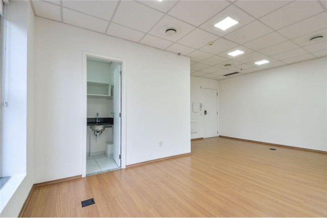 Imagem Sala Comercial à Venda, em Vila Cordeiro - São Paulo Imagem Sala Comercial à Venda, em Vila Cordeiro - São Paulo