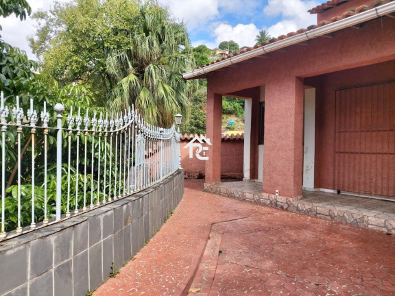Casa com 5 Quartos à Venda, 300 m² em Santa Rosa - Niterói