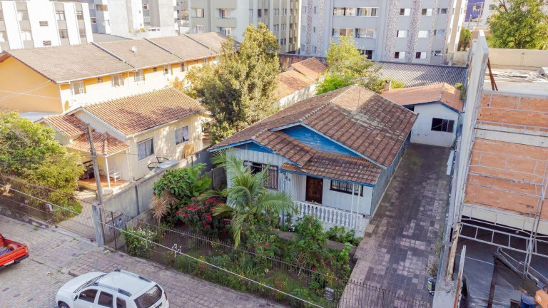 Imagem Terreno à Venda, 600 m² em Bacacheri - Curitiba