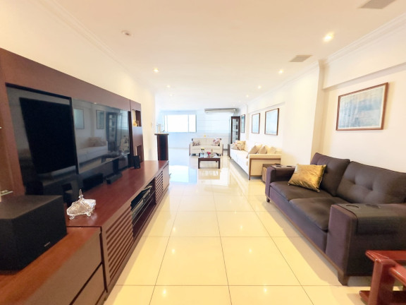 Imagem Imóvel com 4 Quartos à Venda, 243 m² em Icaraí - Niterói Imagem Imóvel com 4 Quartos à Venda, 243 m² em Icaraí - Niterói