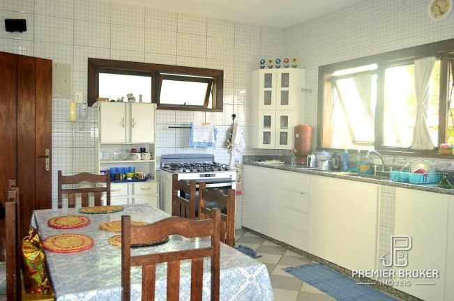 Imagem Casa com 3 Quartos à Venda, 460 m² em Golfe - Teresópolis