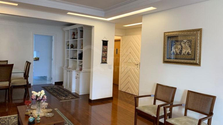 Imagem Apartamento com 4 Quartos à Venda, 206 m² Imagem Apartamento com 4 Quartos à Venda, 206 m²