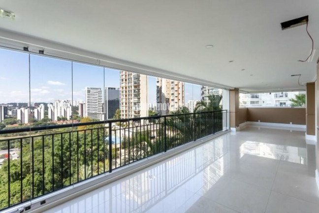 Apartamento com 3 Quartos à Venda, 247 m² em Panamby - São Paulo