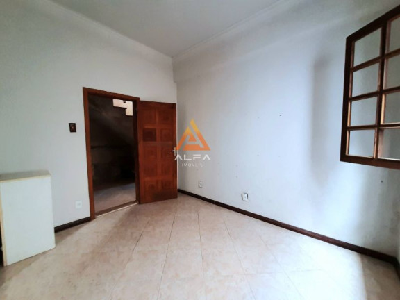 Imagem Casa com 4 Quartos à Venda, 169 m²