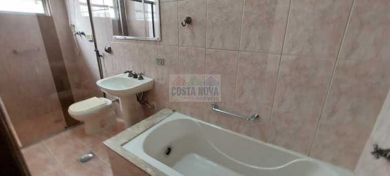 Imagem Casa com 3 Quartos à Venda, 330 m² em Gonzaga - Santos Imagem Casa com 3 Quartos à Venda, 330 m² em Gonzaga - Santos