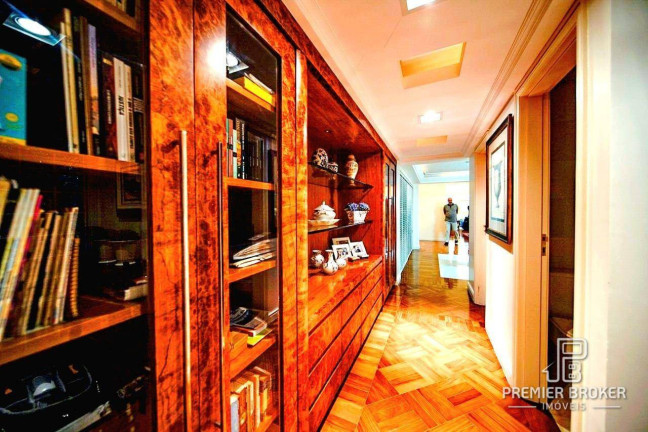 Imagem Casa com 4 Quartos à Venda, 515 m² em Comary - Teresópolis