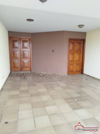 Casa com 9 Quartos para Alugar, 600 m² em Centro - Jacareí