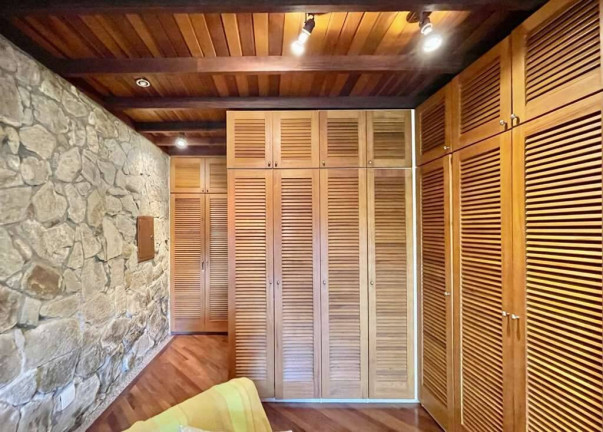 Imagem Casa com 4 Quartos à Venda, 439 m² em Moinho Velho - Embu Das Artes