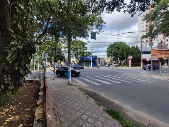 Imagem Casa com 3 Quartos para Alugar, 450 m² em Centro - Taubaté Imagem Casa com 3 Quartos para Alugar, 450 m² em Centro - Taubaté