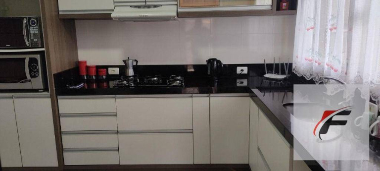 Imagem Casa com 3 Quartos à Venda, 2.020 m² em Ganchinho - Curitiba Imagem Casa com 3 Quartos à Venda, 2.020 m² em Ganchinho - Curitiba