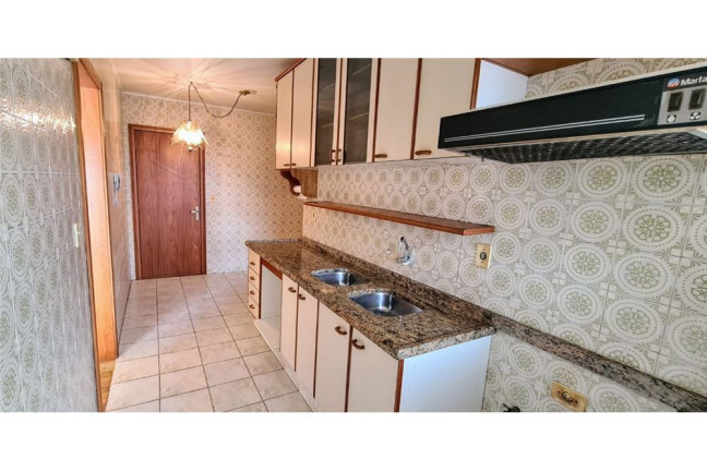 Imagem Imóvel com 3 Quartos à Venda,  em Petrópolis - Porto Alegre