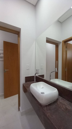 Imagem Casa com 3 Quartos à Venda, 300 m² em Piracangaguá - Taubaté Imagem Casa com 3 Quartos à Venda, 300 m² em Piracangaguá - Taubaté