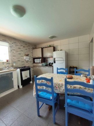 Imagem Casa com 5 Quartos à Venda, 240 m² em Salvador Imagem Casa com 5 Quartos à Venda, 240 m² em Salvador