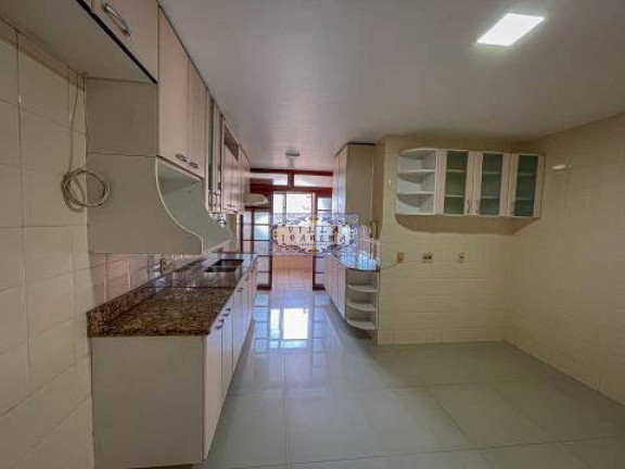 Imagem Apartamento com 4 Quartos à Venda, 150 m² em Icaraí - Niterói