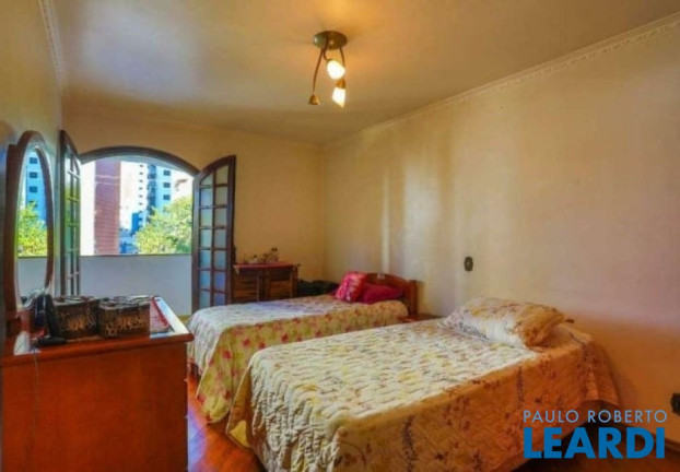 Imagem Sobrado com 4 Quartos à Venda, 400 m² em Vila Bastos - Santo André Imagem Sobrado com 4 Quartos à Venda, 400 m² em Vila Bastos - Santo André