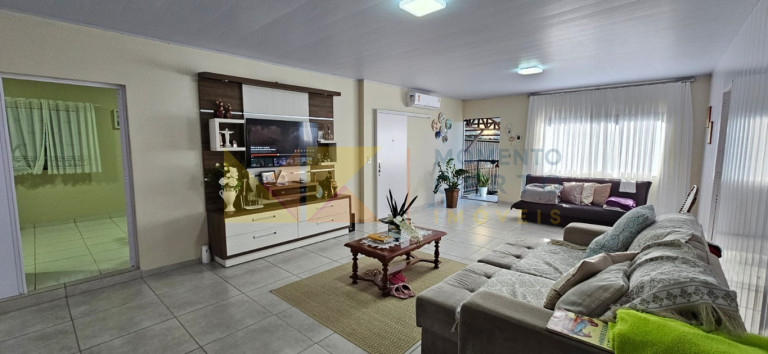 Imagem Casa com 4 Quartos à Venda, 355 m² em Velha - Blumenau Imagem Casa com 4 Quartos à Venda, 355 m² em Velha - Blumenau