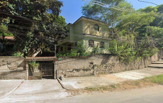 Casa com 6 Quartos à Venda, 190 m² em Baldeador - Niterói