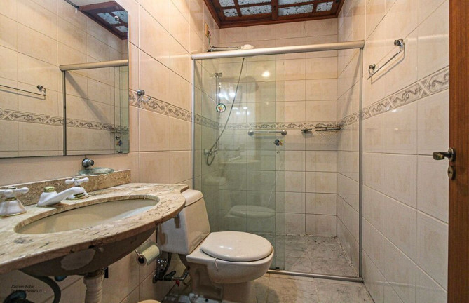 Imagem Casa com 3 Quartos à Venda, 220 m² em Ipanema - Porto Alegre
