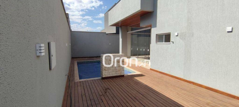 Imagem Casa com 4 Quartos à Venda, 220 m² em Residencial Goiânia Golfe Clube - Goiânia Imagem Casa com 4 Quartos à Venda, 220 m² em Residencial Goiânia Golfe Clube - Goiânia