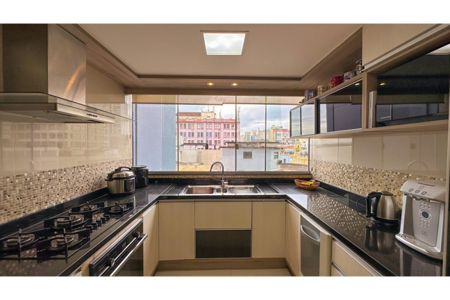 Imagem Apartamento com 3 Quartos à Venda, 156 m² em Centro Histórico - Porto Alegre Imagem Apartamento com 3 Quartos à Venda, 156 m² em Centro Histórico - Porto Alegre