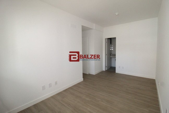 Imagem Apartamento com 3 Quartos à Venda, 136 m² em Centro - Florianópolis Imagem Apartamento com 3 Quartos à Venda, 136 m² em Centro - Florianópolis