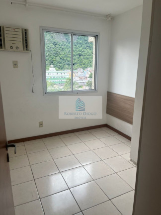 Imagem Imóvel com 3 Quartos à Venda, 75 m² em Camorim - Rio De Janeiro Imagem Imóvel com 3 Quartos à Venda, 75 m² em Camorim - Rio De Janeiro