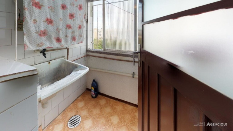 Imagem Imóvel com 2 Quartos à Venda, 60 m² em Cristal - Porto Alegre Imagem Imóvel com 2 Quartos à Venda, 60 m² em Cristal - Porto Alegre