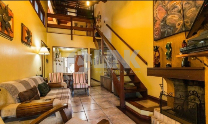 Imagem Imóvel com 3 Quartos à Venda, 168 m² em Petrópolis - Porto Alegre